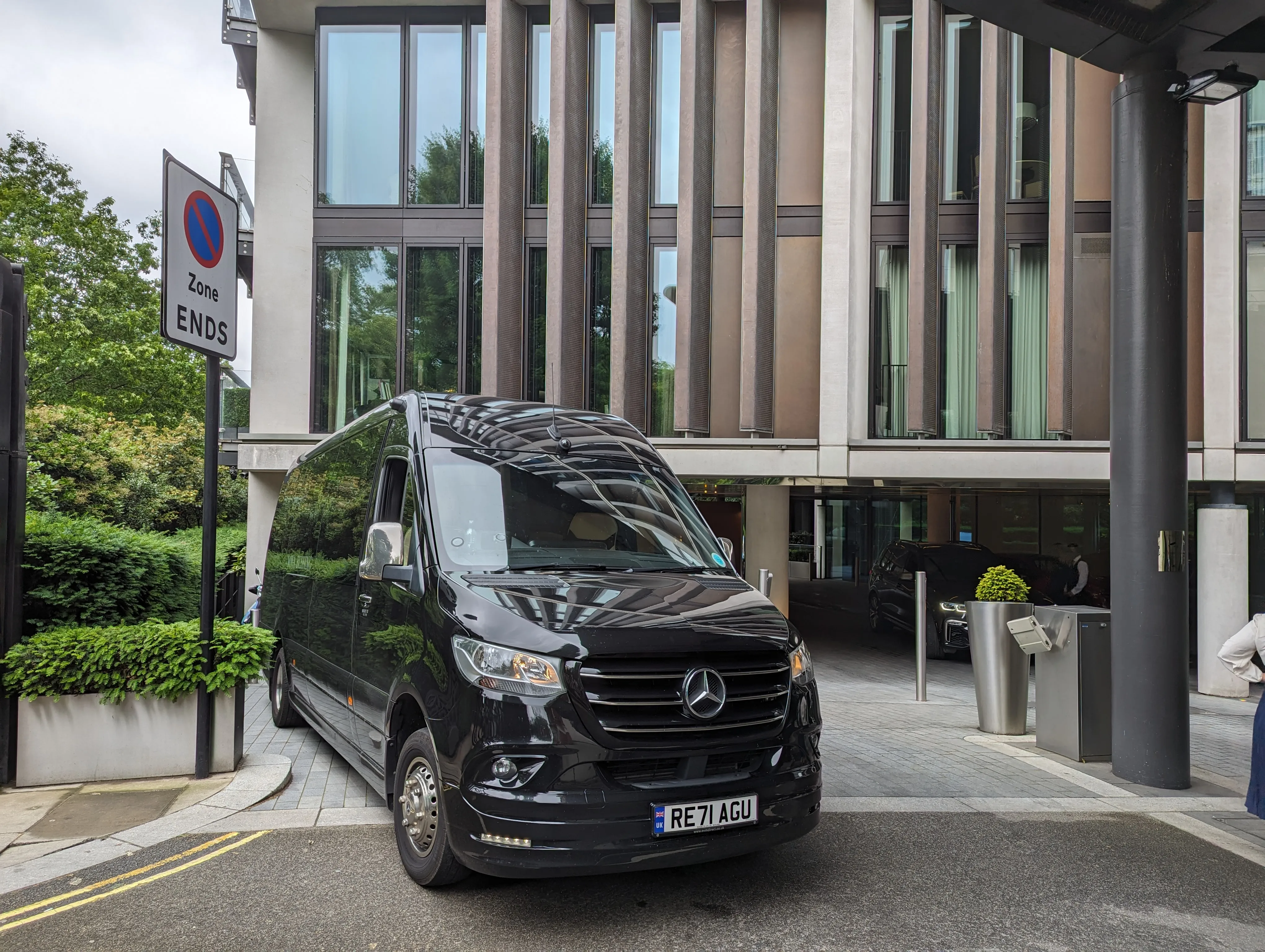 black minibus